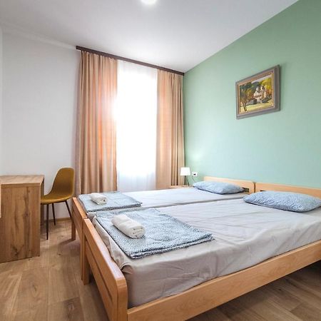 Zoe Pirot Apartment Exterior photo