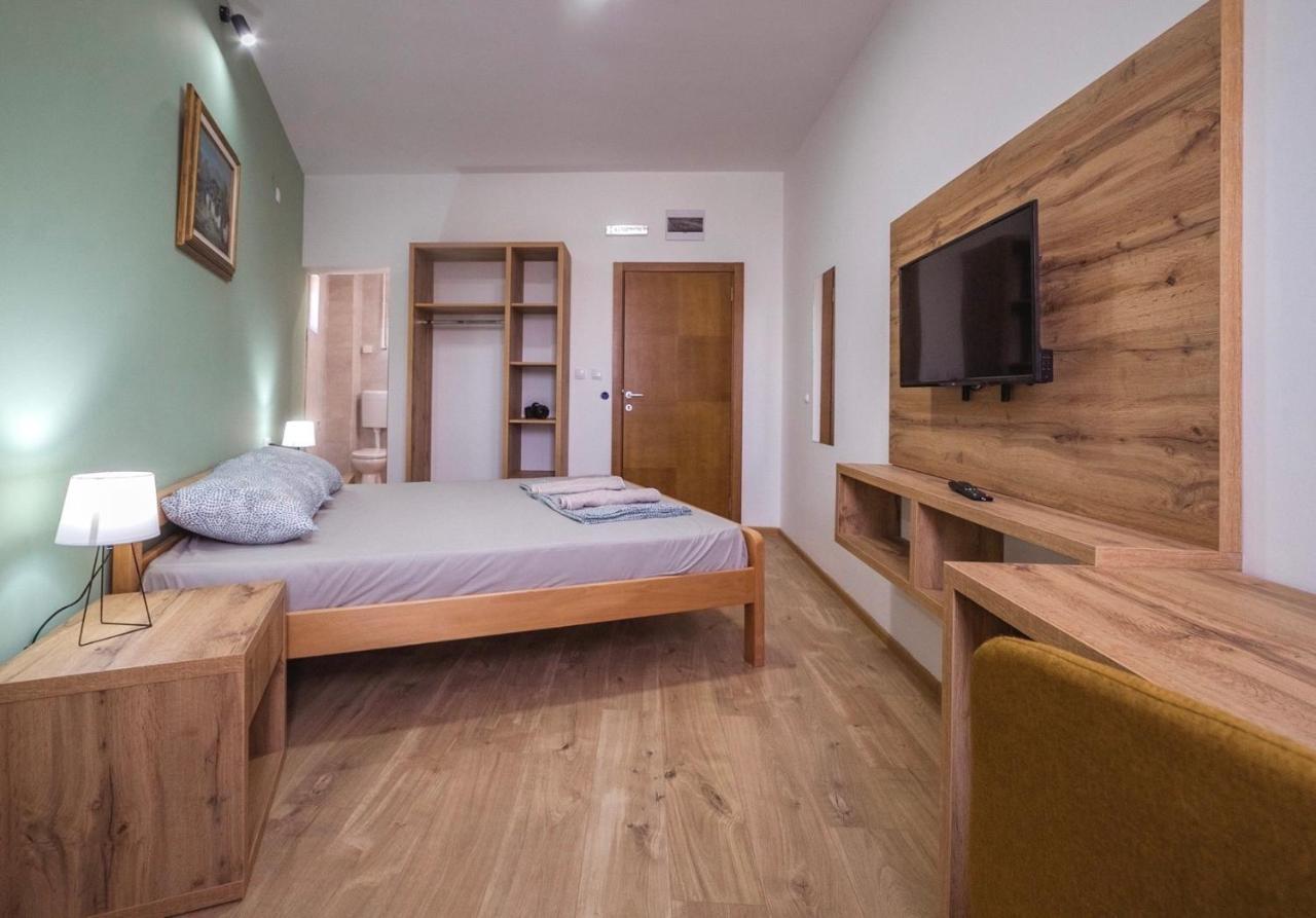 Zoe Pirot Apartment Exterior photo