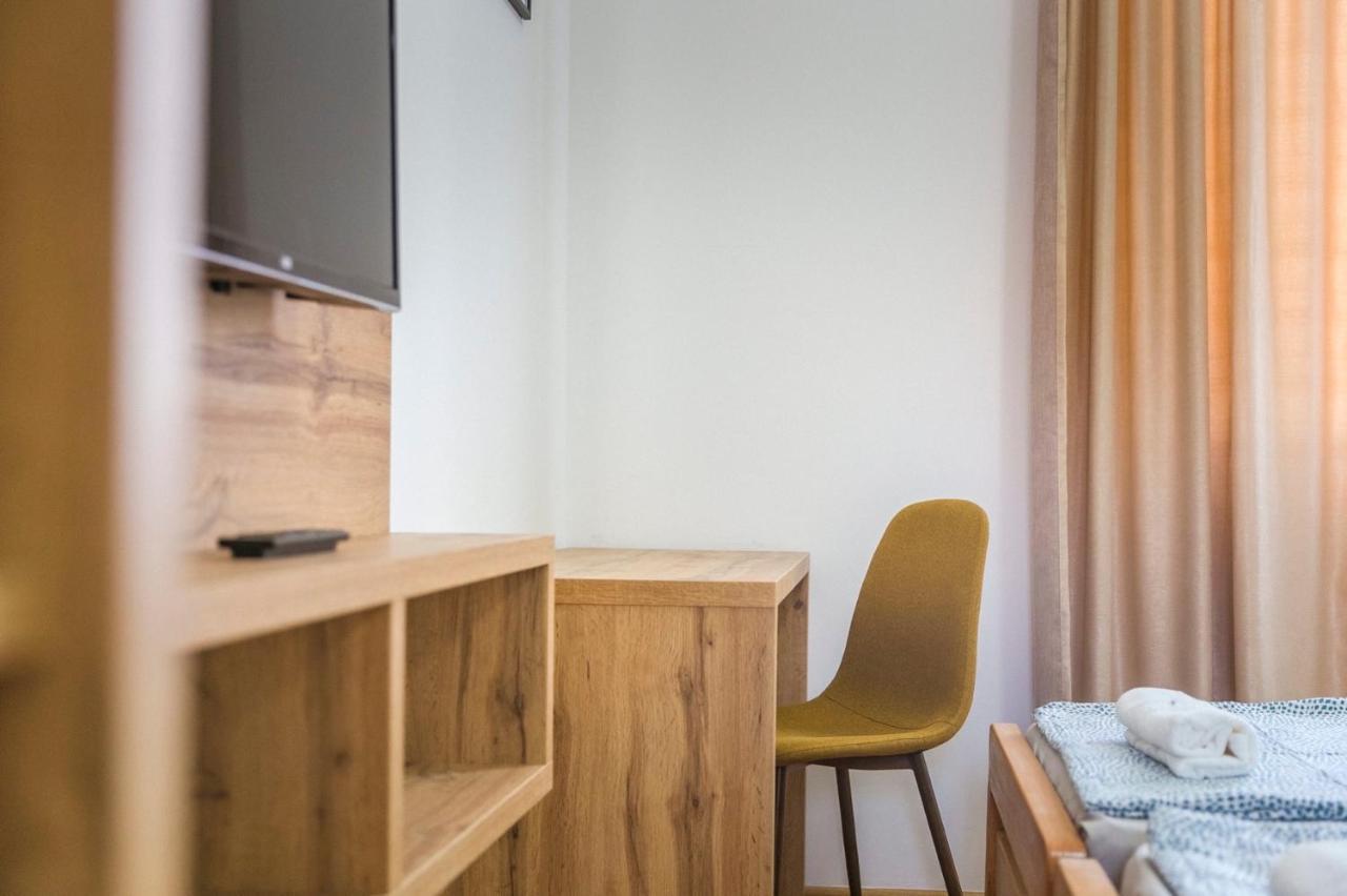 Zoe Pirot Apartment Exterior photo
