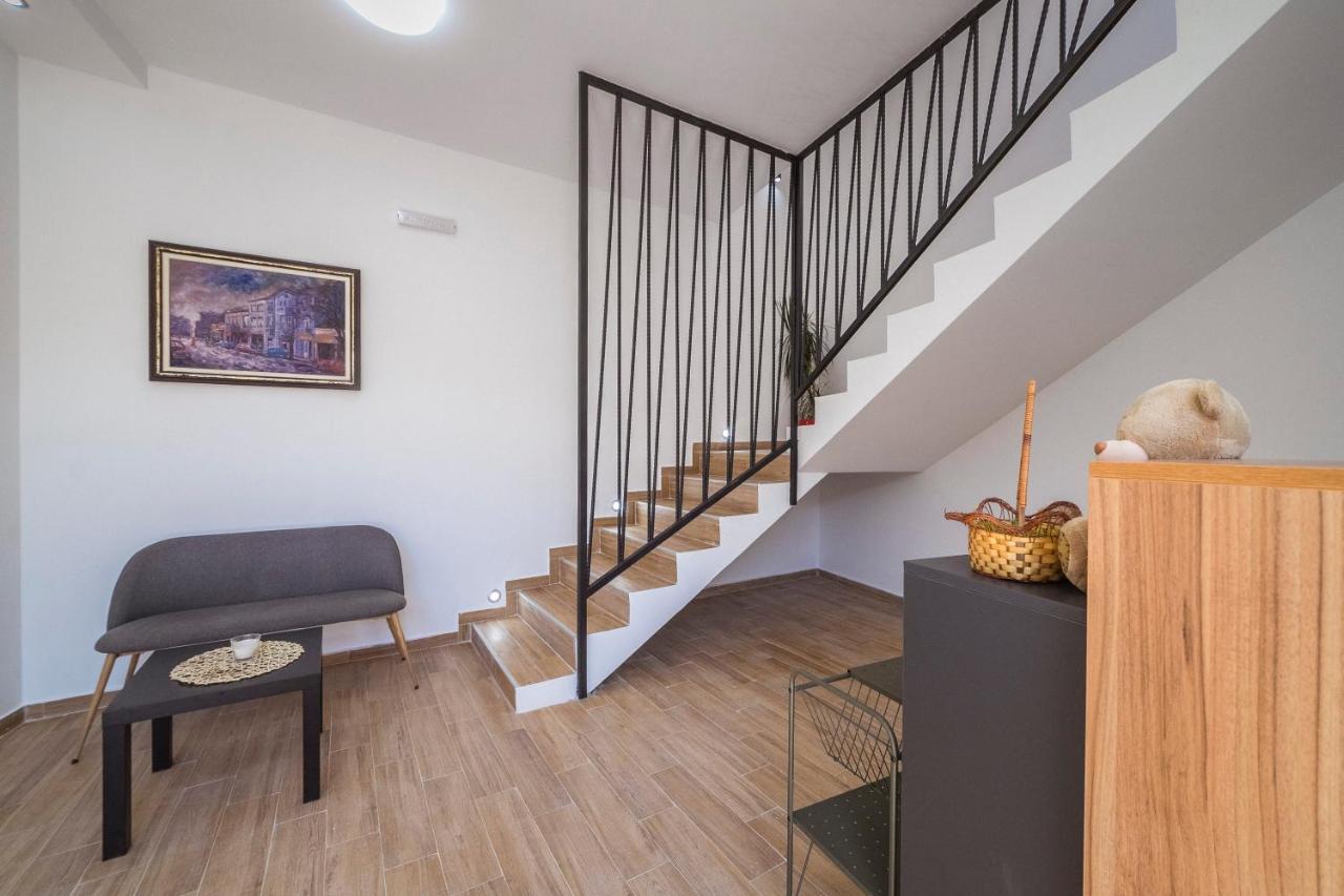 Zoe Pirot Apartment Exterior photo