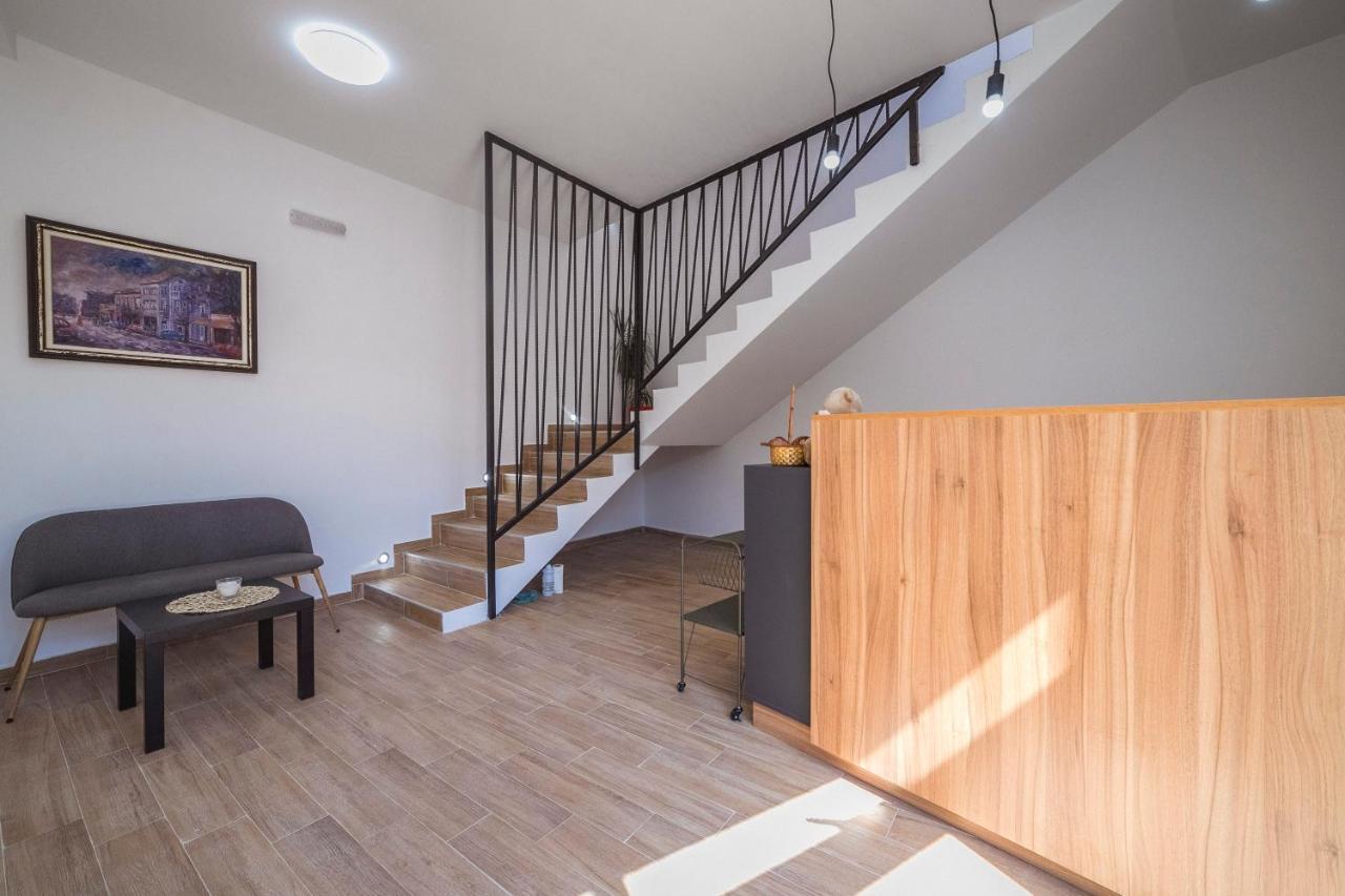 Zoe Pirot Apartment Exterior photo