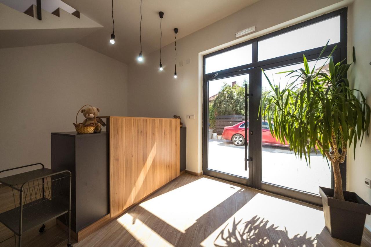 Zoe Pirot Apartment Exterior photo