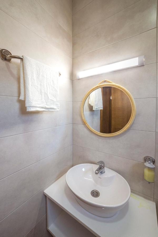 Zoe Pirot Apartment Exterior photo