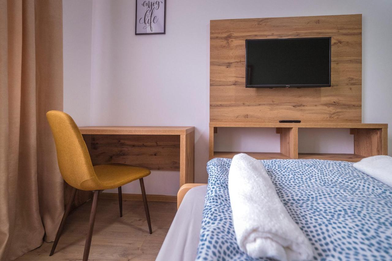 Zoe Pirot Apartment Exterior photo
