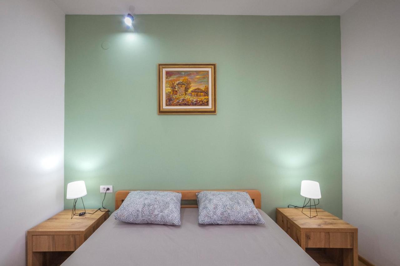 Zoe Pirot Apartment Exterior photo
