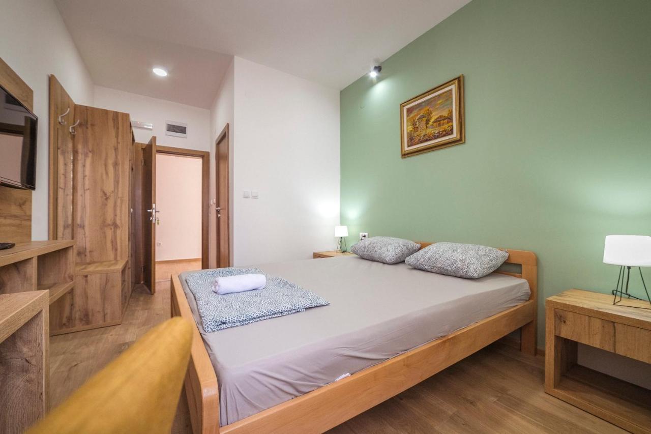 Zoe Pirot Apartment Exterior photo