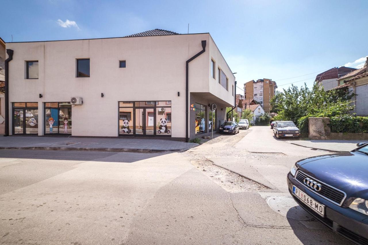 Zoe Pirot Apartment Exterior photo