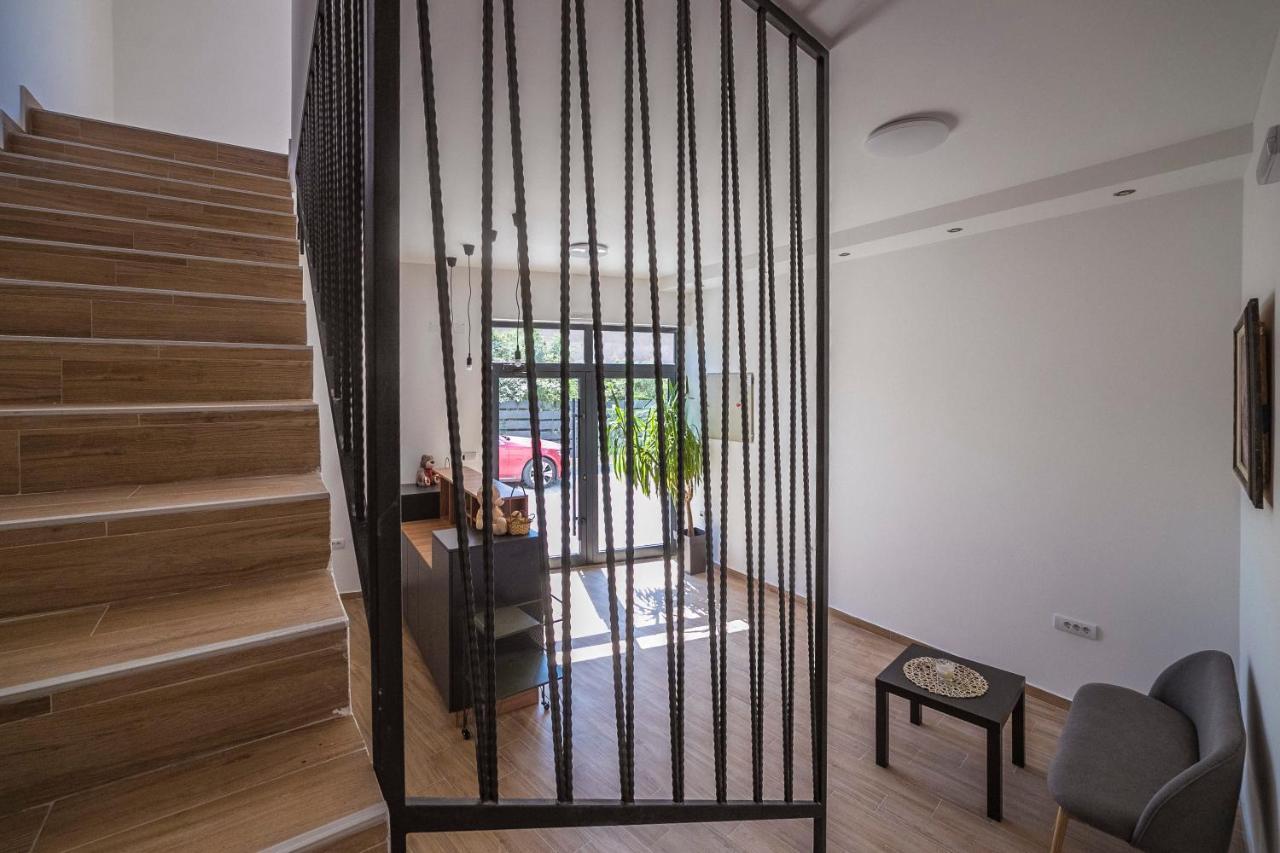 Zoe Pirot Apartment Exterior photo
